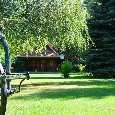 Sipito Pihenopark Otel Pilis Dış mekan fotoğraf