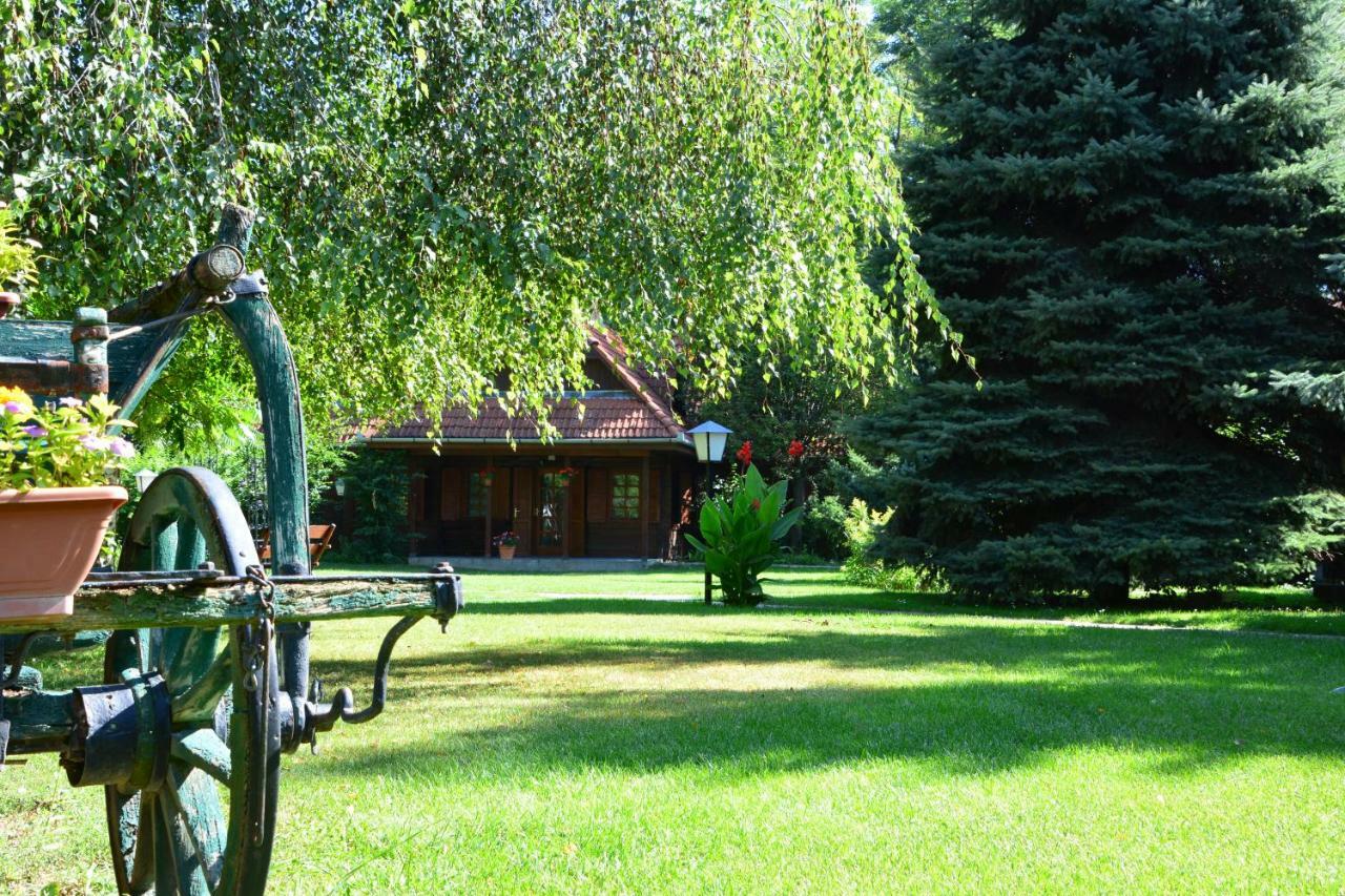 Sipito Pihenopark Otel Pilis Dış mekan fotoğraf