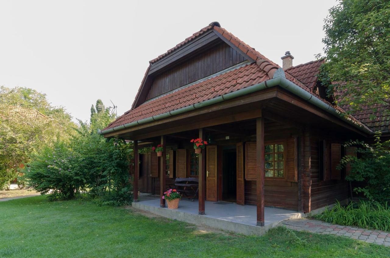 Sipito Pihenopark Otel Pilis Dış mekan fotoğraf