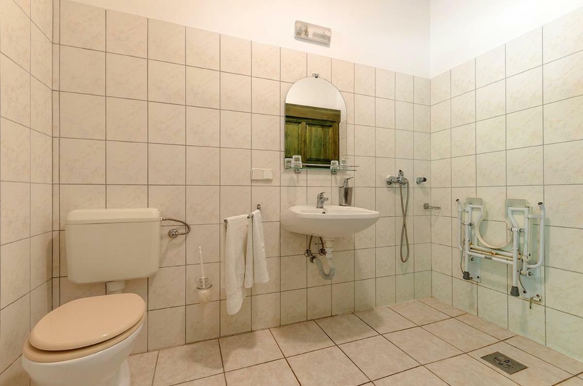 Sipito Pihenopark Otel Pilis Dış mekan fotoğraf