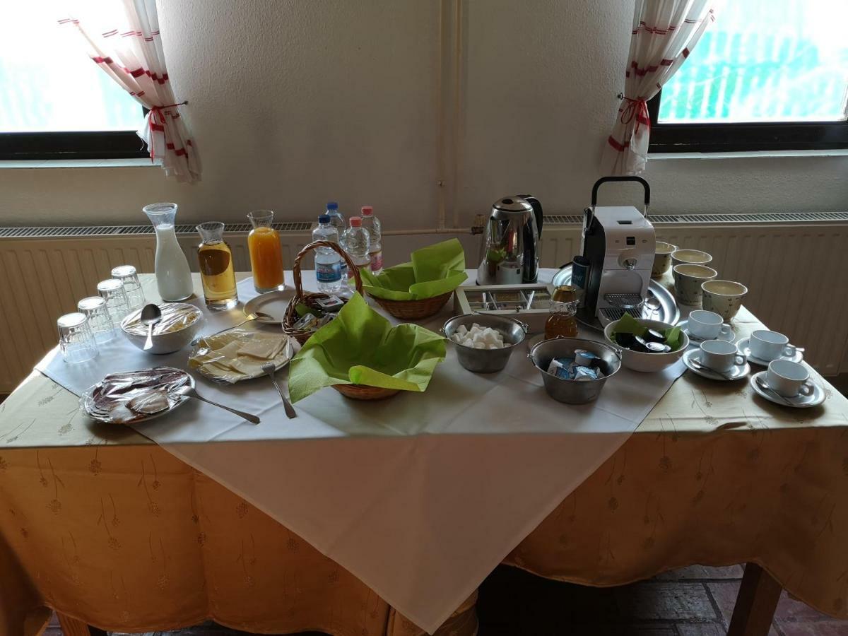 Sipito Pihenopark Otel Pilis Dış mekan fotoğraf