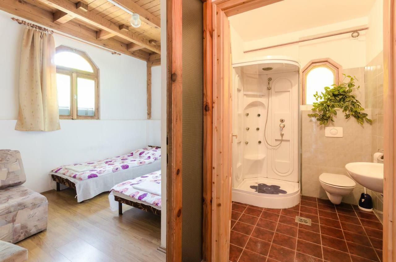 Sipito Pihenopark Otel Pilis Dış mekan fotoğraf