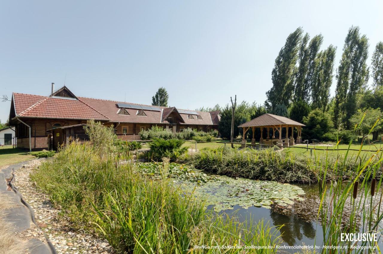 Sipito Pihenopark Otel Pilis Dış mekan fotoğraf