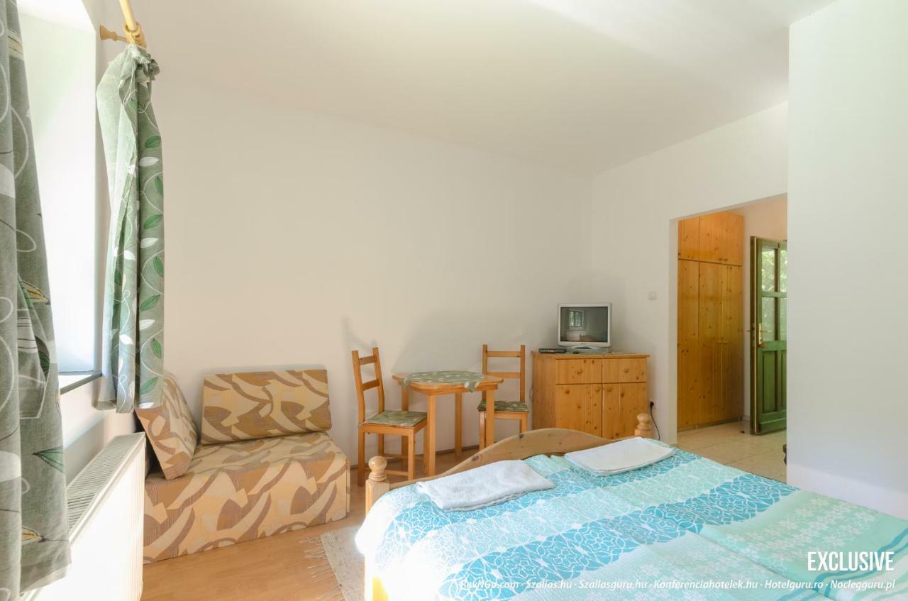 Sipito Pihenopark Otel Pilis Dış mekan fotoğraf