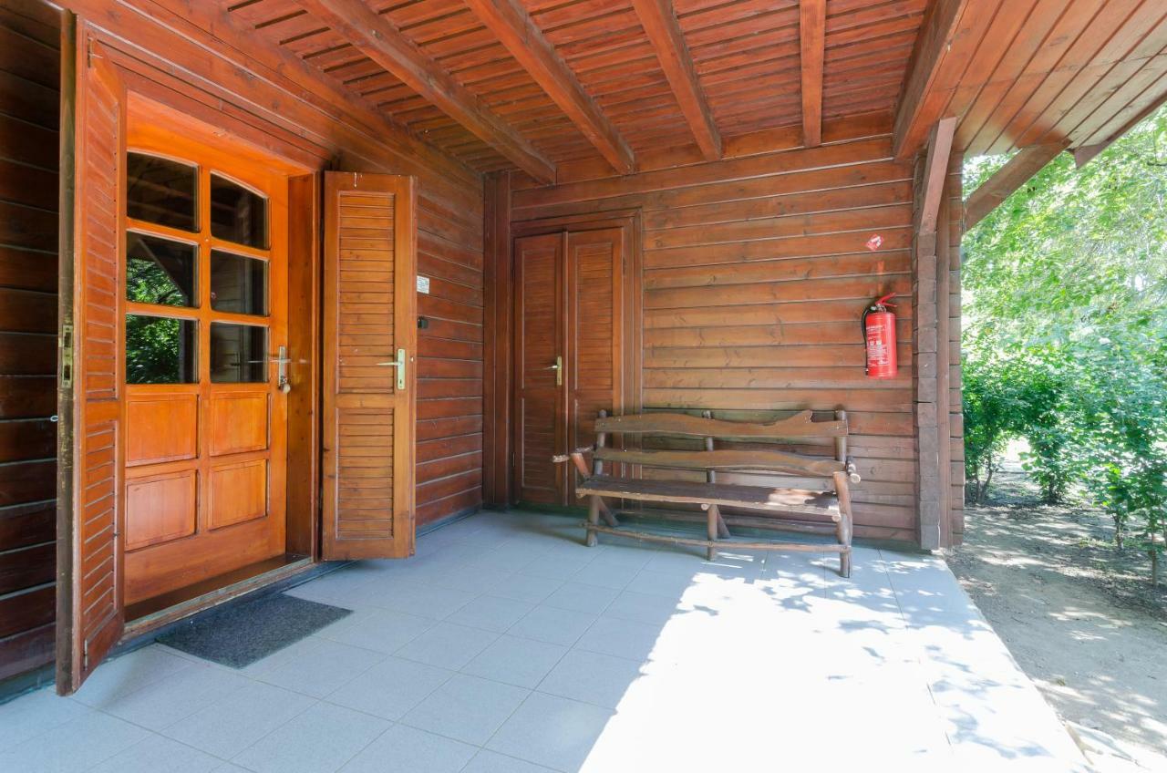 Sipito Pihenopark Otel Pilis Dış mekan fotoğraf